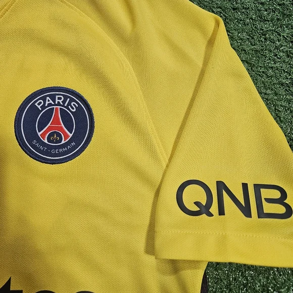 Nike PSG Neymar Jr #10 2017/2018 away yellow jersey size M Ligue 1